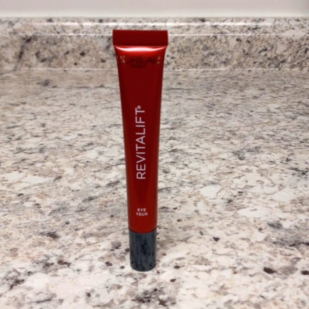 L'Oreal Paris Revitalift eye cream